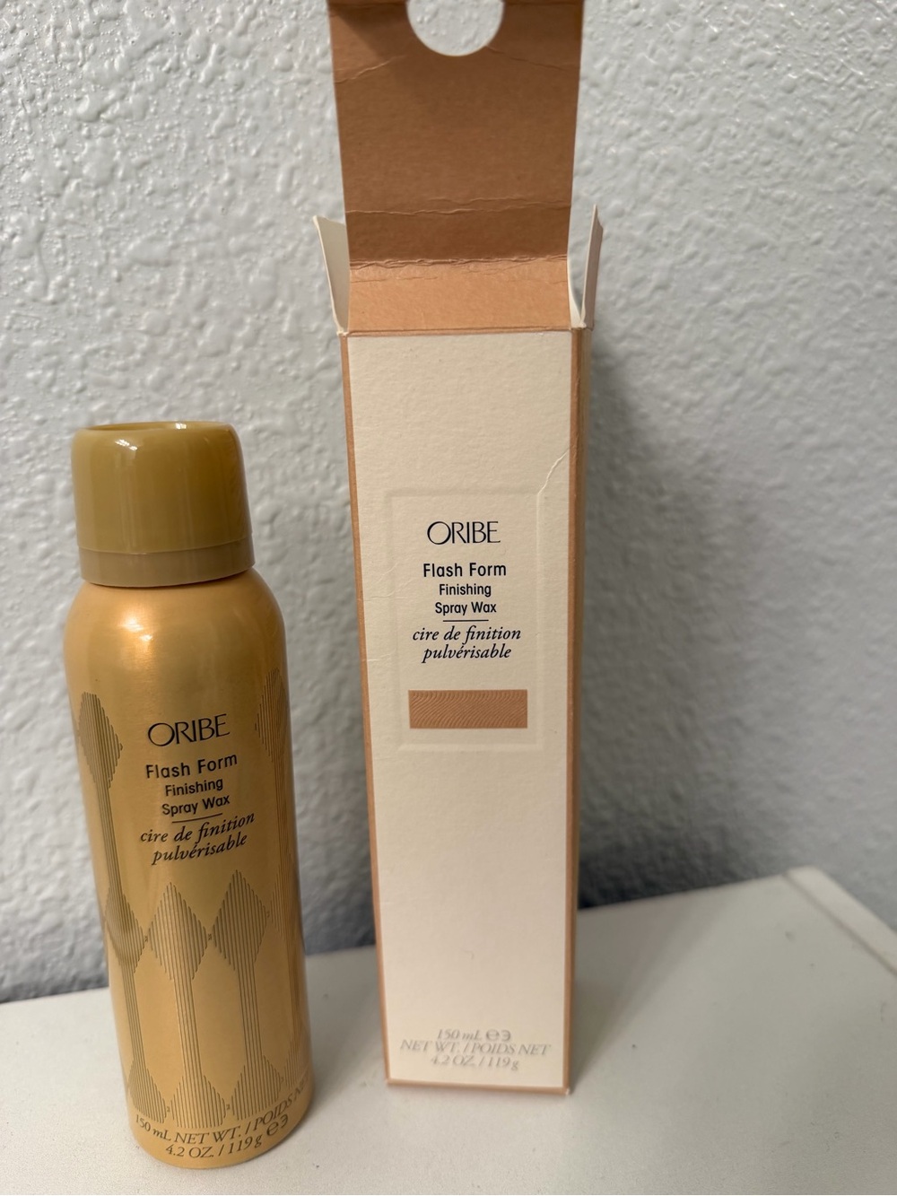 Oribe Flash Form Finishing Spray Wax - gold